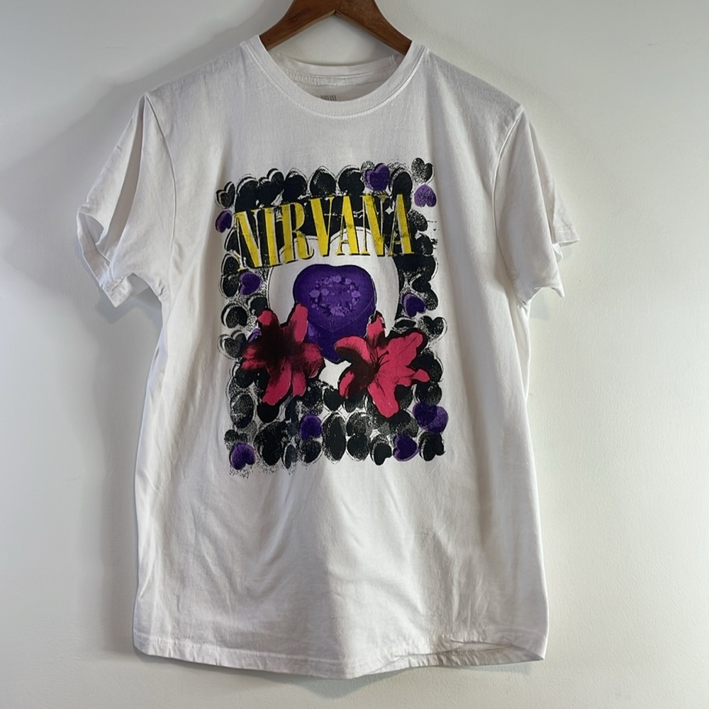 Nirvana T-Shirt Large Band White Flower Heart Shaped Box Merch Concert Modern